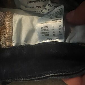Women’s American Eagle size 00 regular distressed skinny jeans with pockets